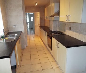 3 bedroom terraced house to rent - Photo 6