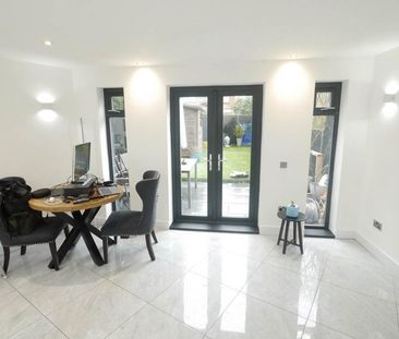 4 bedroom semi-detached house to rent - Photo 2