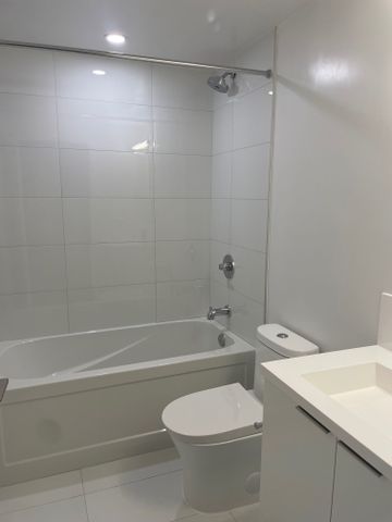 For Lease - 230 Simcoe Street Unit# 923, Toronto, Ontario - Photo 2