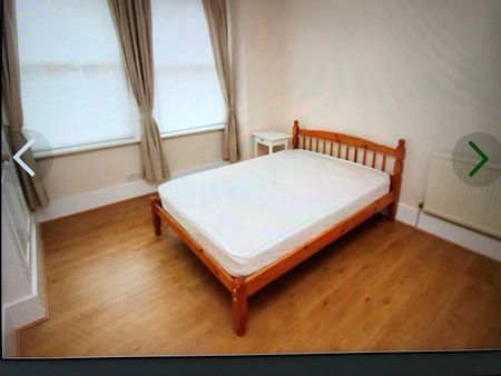 3 Bed Flat, Rushcroft Rd, SW2 - Photo 4