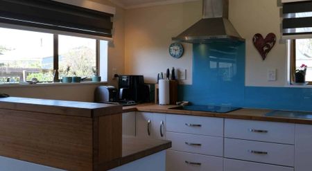 Comfortable and Convenient Three-Bedroom Home with Great Living Spaces - Photo 5