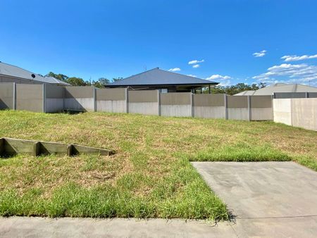 19 Ellerton Avenue, North Rothbury - Photo 2