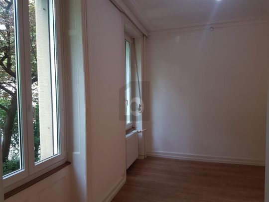 LIGHT-FLOODED WITH HIGH CEILINGS - Photo 1