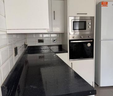 4 bedroom semi-detached house to rent - Photo 5