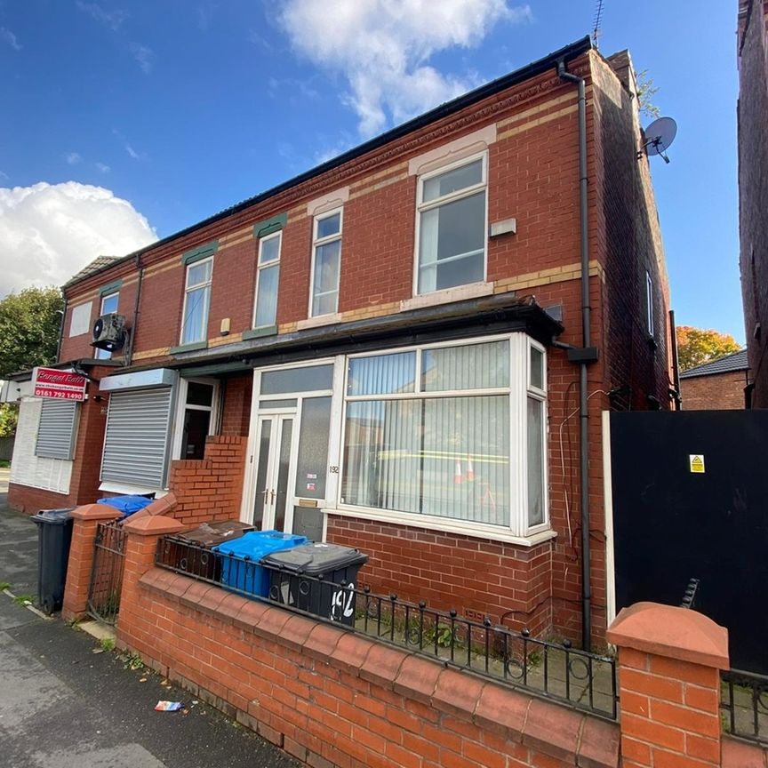 Room in a Shared House, Cromwell Road, M6 - Photo 1