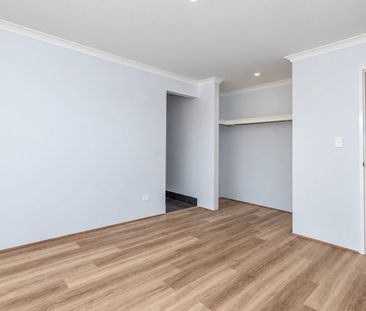 Brand New Home with Added Value – Extra Theatre, Study & Kitchenette - Photo 6