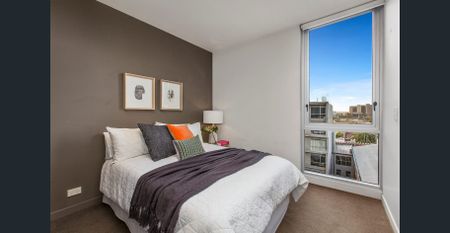 Comfortable Living in Tribeca! - Photo 3