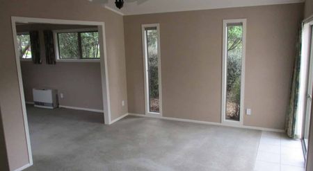 THREE BEDROOMS - MILSON - Photo 3