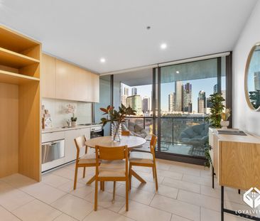 Light-Filled City Living with River Views - Photo 5