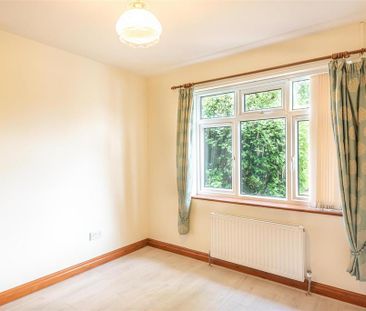 2 bedroom detached bungalow to rent - Photo 2