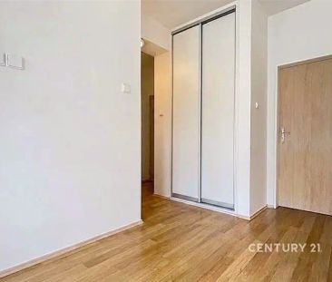 Pronájem slunného 4+kk s lodžií v ulici U mlýna, Záběhlice - Fotografie 6