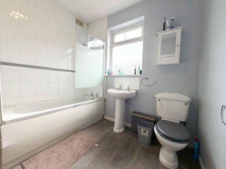 2 bedroom terraced house to rent - Photo 4