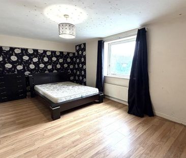 3 bedroom apartment to rent - Photo 2