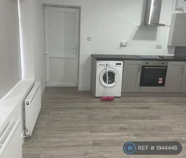 Studio to rent - Photo 6