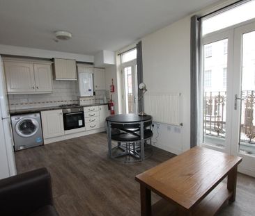 4 bedroom flat to rent - Photo 6