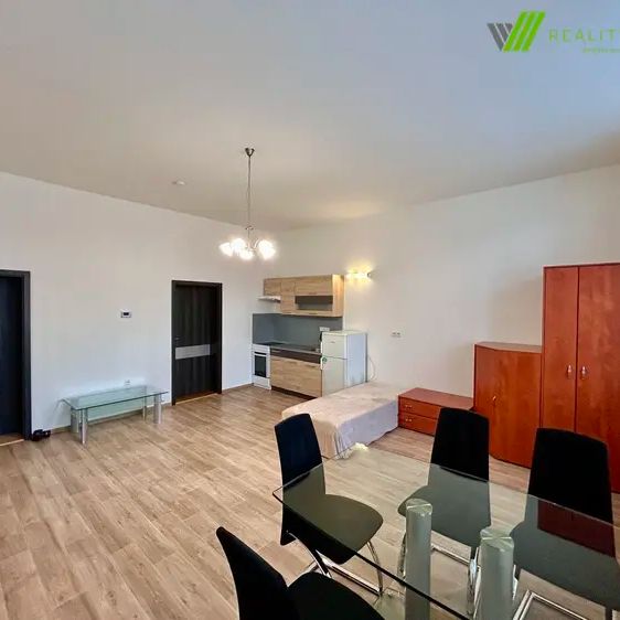 Pronájem bytu 1+kk 40 m - Photo 1