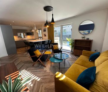 Lockgate Mews, New Islington - Photo 2