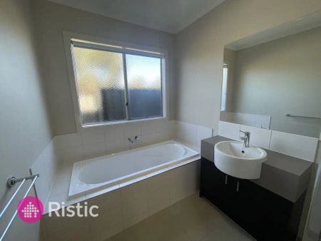 “4 bedroom in Mernda Village” - Photo 4