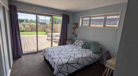 Modern Warm 3bdr home in Knight Stream. - Photo 2