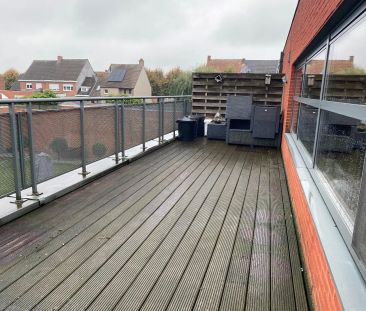Appartement op de eerste verdieping met 1 slaapkamer, terras en garage - Photo 2