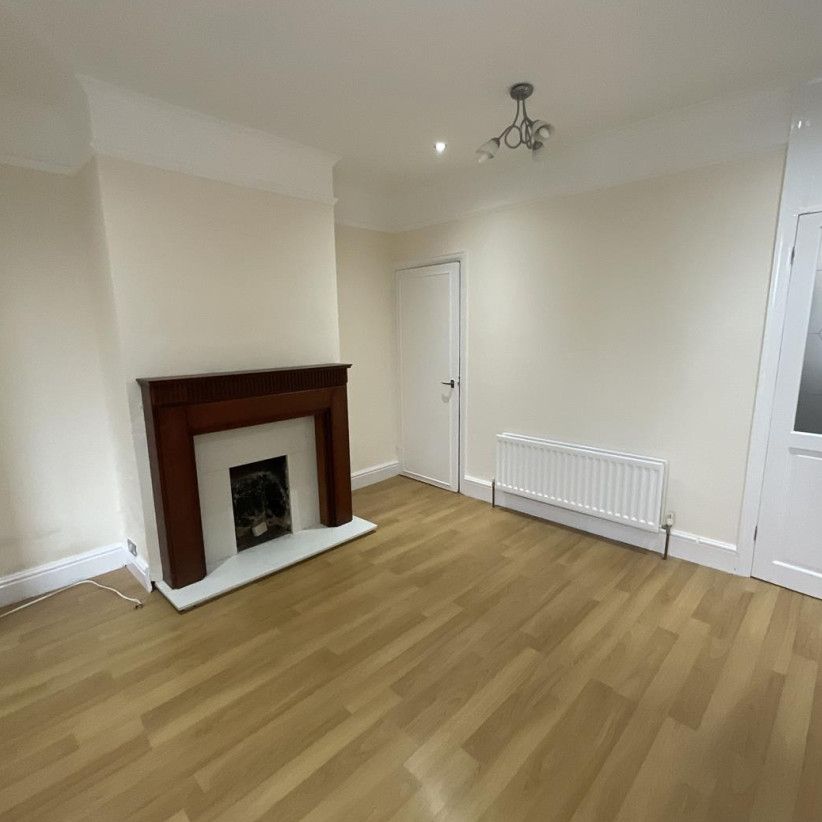 3 bedroom house - terraced to rent - Photo 1