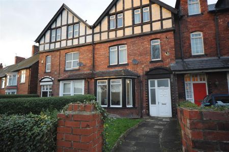 8 bedroom property to rent - Photo 3