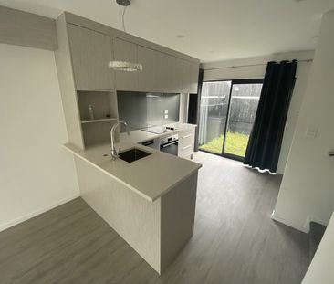 Discover comfort and style at 2/20 Metcalfe Rd, Ranui. - Photo 1