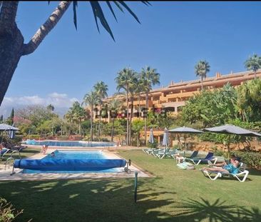 Alquiler de piso en Urbanización Gran Bahía de Marbella s/n - Photo 1