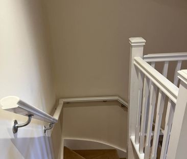 Room 4, Willowbrook, Great George Street, Godalming - Photo 1
