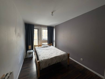 Location Appartement 3 pièces 90m² ST ETIENNE 42000 - Photo 3