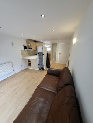 2 bedroom maisonette to rent - Photo 1