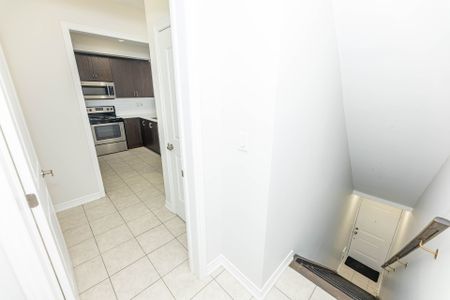 For Lease - 105 Kayla Crescent Unit# 10, Vaughan, Ontario - Photo 3
