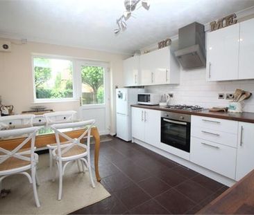 2 bedroom semi-detached house to rent - Photo 4