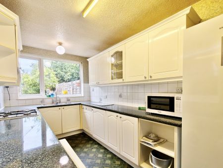 3 bedroom terraced house to rent - Photo 4