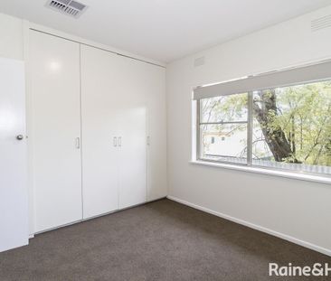 SPACIOUS FAMILY HOME - Photo 3