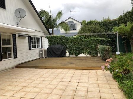 FABULOUS UPSTAIRS UNIT IN MISSION BAY - Photo 2