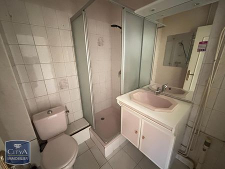Location Appartement 1 pièce 36m² CHATEAUROUX 36000 - Photo 2