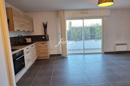 Location Appartement 1 pièce 29m² DRAGUIGNAN 83300 - Photo 5