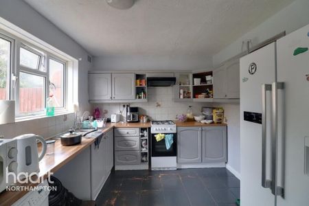 3 bedroom terraced house to rent - Photo 5