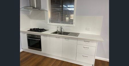 3 Bedroom Family Home with Solar panels and Battery - Photo 2