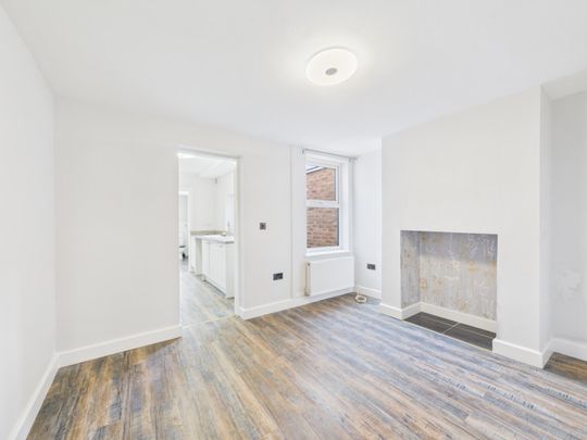 Daventry Terrace, Gloucester, Gloucestershire, GL1 - Photo 1