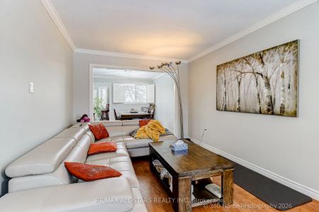 6 Amberview Drive #Main Floor - Photo 4