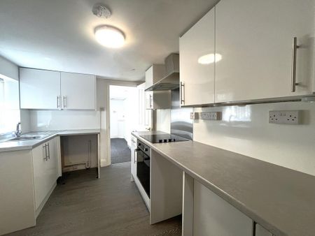 1 bedroom flat to rent - Photo 3