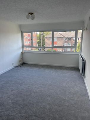 2 Bed Flat, Ashburton Road, CR0 - Photo 1