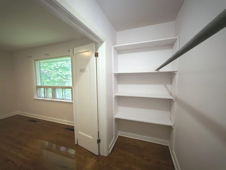 For Lease - 998 King Road, King, Ontario - Photo 2