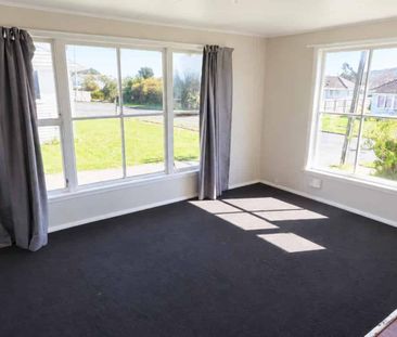 5 Belfast Crescent, Inner Kaiti - Photo 1
