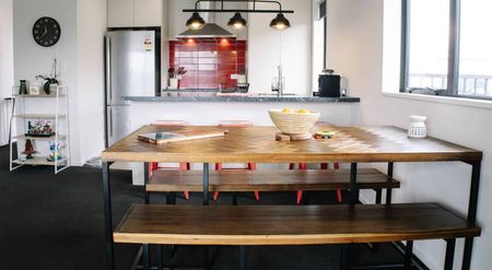 Contemporary Living with Great Outdoor Space - Photo 4