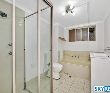 'Superb, Large, Villa Style Home Unit in Top Location' - Photo 3