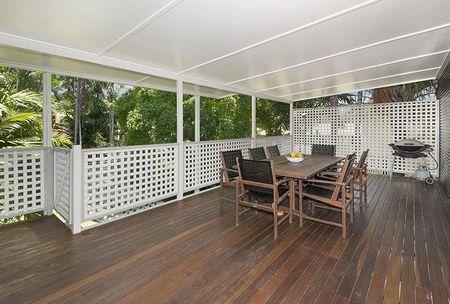 FANTASTIC FAMILY HOME IN MUNDINGBURRA + POOL! - Photo 4