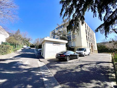 13013 MARSEILLE / Les Olives - Appartement 4/5 pièces 103m2 avec terrasse et un garage. - Photo 5